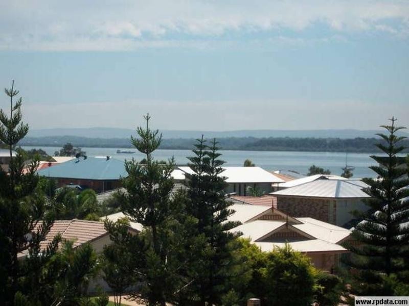 8 Torquay Road, Redland Bay QLD 4165