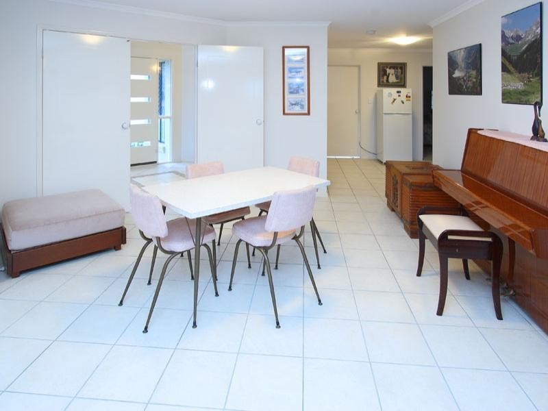 8 Torquay Road, Redland Bay QLD 4165