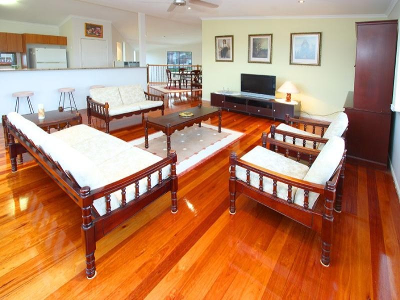 8 Torquay Road, Redland Bay QLD 4165