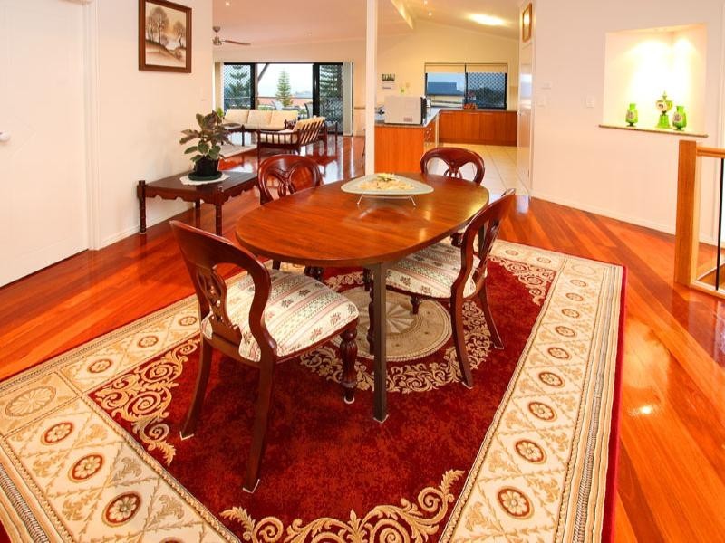 8 Torquay Road, Redland Bay QLD 4165