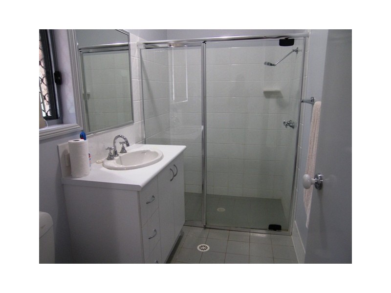 2 Indigo Place, Redland Bay QLD 4165