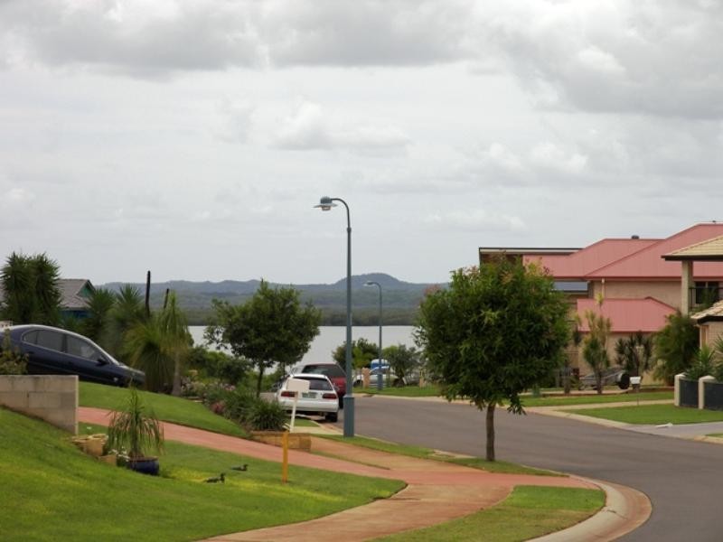 35 Kimbolton Drive, Redland Bay QLD 4165