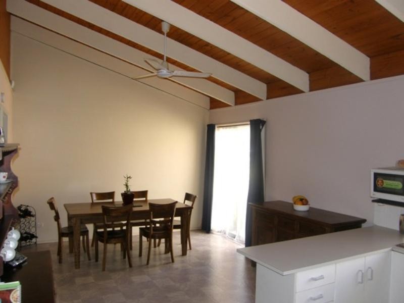 6 Waratah Street, Victoria Point QLD 4165