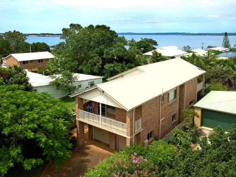 14 Dart Street, Redland Bay QLD 4165