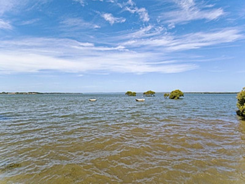 11a Esplanade, Redland Bay QLD 4165
