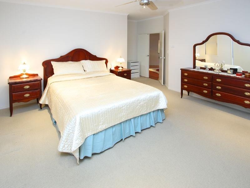 8 Torquay Road, Redland Bay QLD 4165