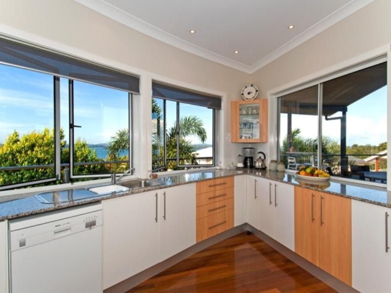 17 Haslingden Drive, Redland Bay QLD 4165