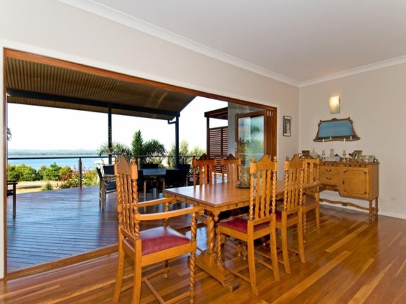 17 Haslingden Drive, Redland Bay QLD 4165