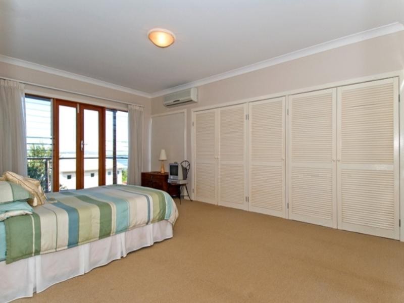 17 Haslingden Drive, Redland Bay QLD 4165