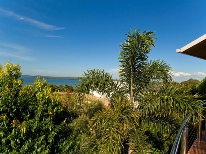 17 Haslingden Drive, Redland Bay QLD 4165