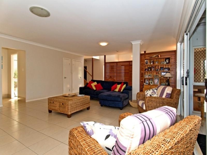 17 Haslingden Drive, Redland Bay QLD 4165