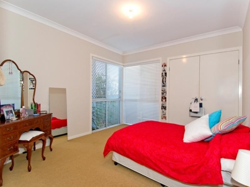 17 Haslingden Drive, Redland Bay QLD 4165