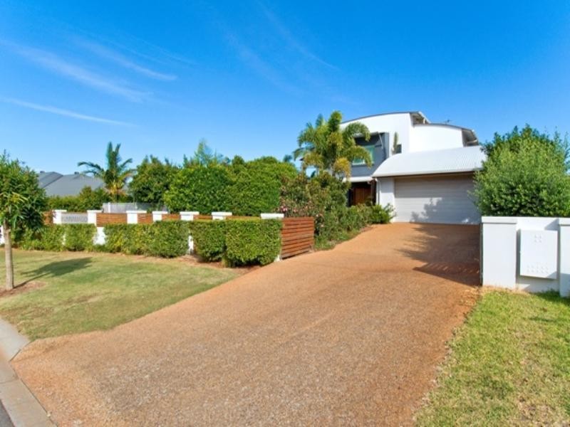 17 Haslingden Drive, Redland Bay QLD 4165