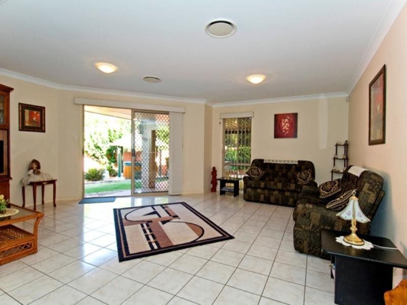 2 Habitat Drive, Redland Bay QLD 4165