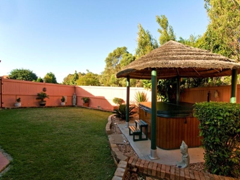 2 Habitat Drive, Redland Bay QLD 4165