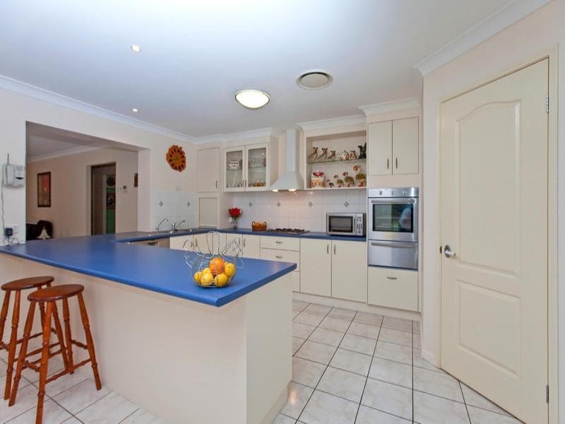 2 Habitat Drive, Redland Bay QLD 4165