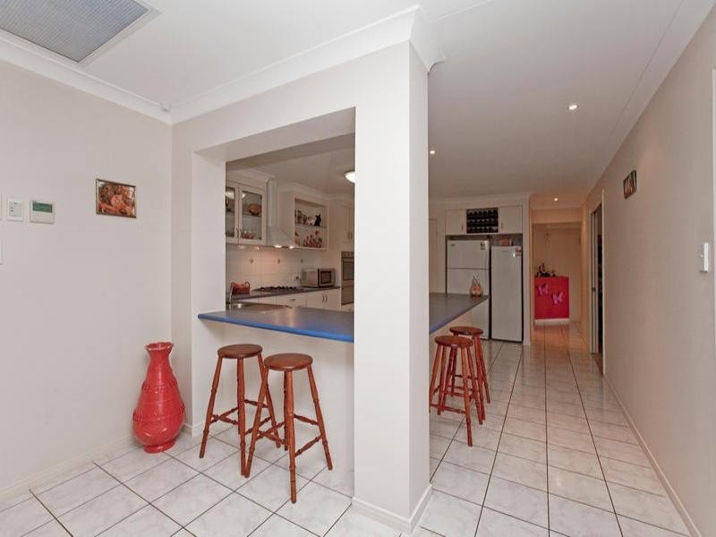 2 Habitat Drive, Redland Bay QLD 4165