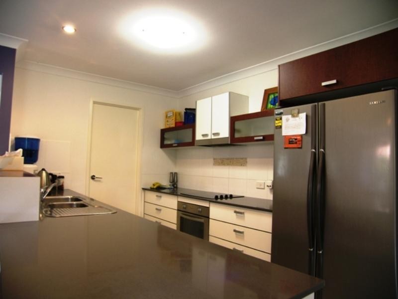 5 Shaw Place, Redland Bay QLD 4165