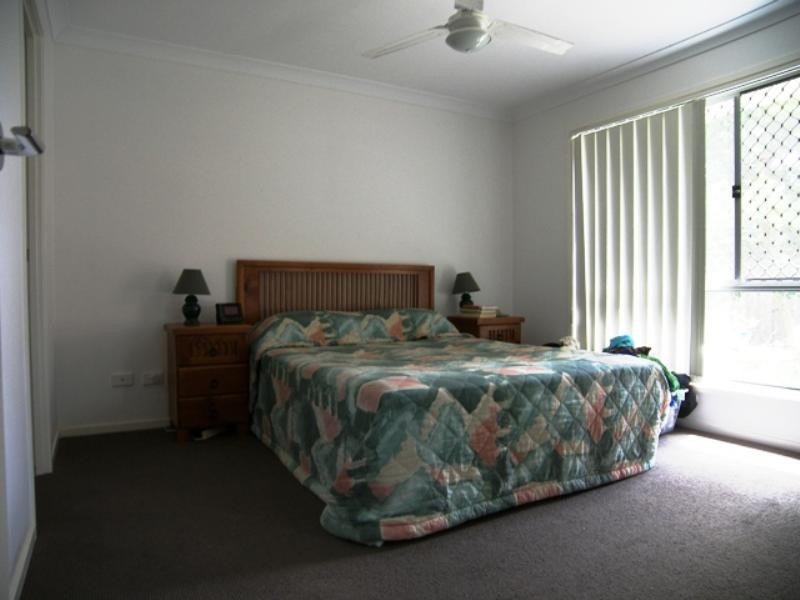 5 Shaw Place, Redland Bay QLD 4165