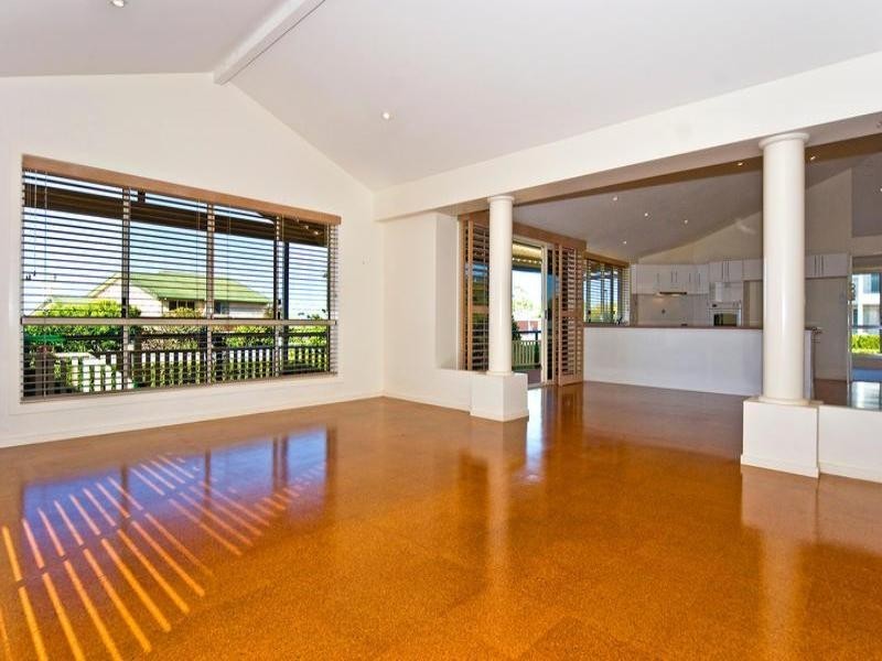 1 Wilohurst Drive, Redland Bay QLD 4165