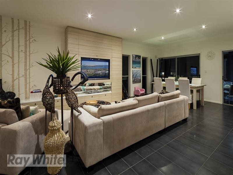 9 Creedin Court, Redland Bay QLD 4165