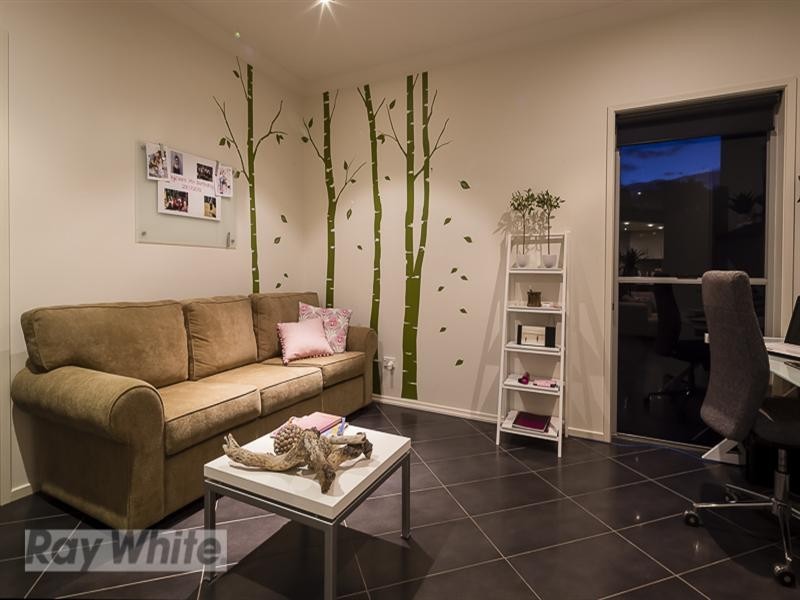 9 Creedin Court, Redland Bay QLD 4165