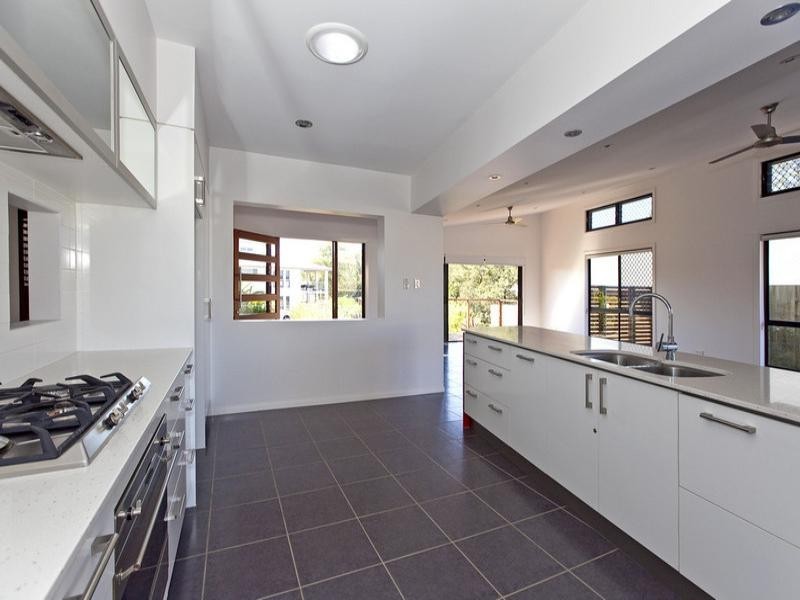 3 Parklink Drive, Redland Bay QLD 4165
