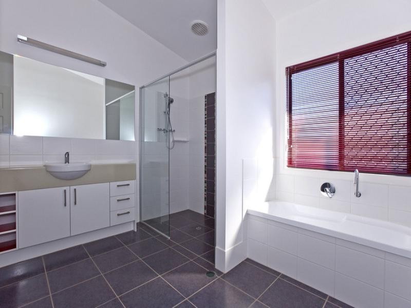 3 Parklink Drive, Redland Bay QLD 4165