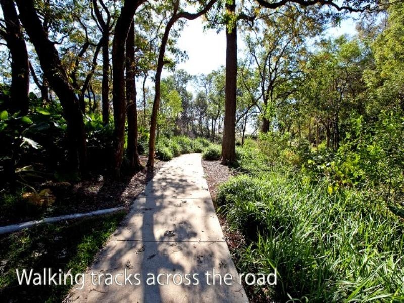 3 Parklink Drive, Redland Bay QLD 4165