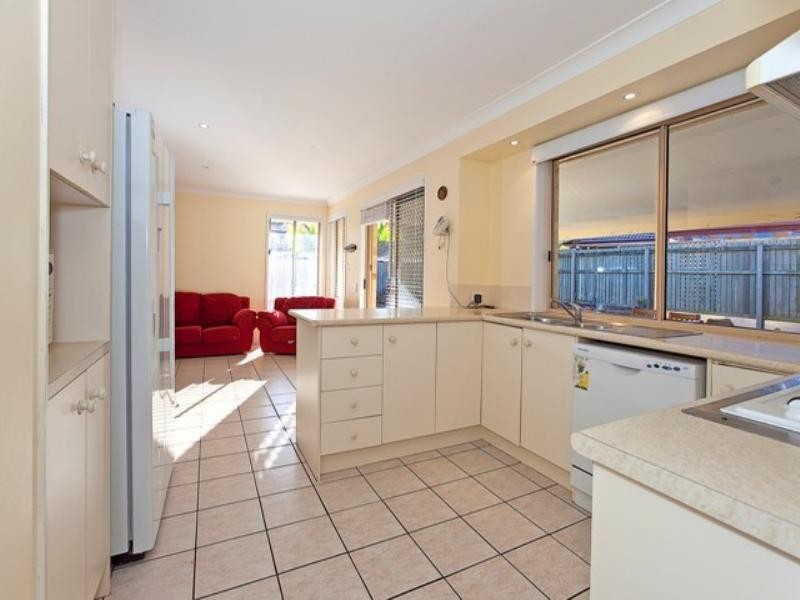 24 Chesterfield Crescent, Wellington Point QLD 4160
