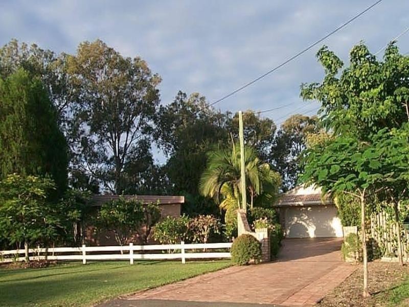 8 Vine Street, Redland Bay QLD 4165