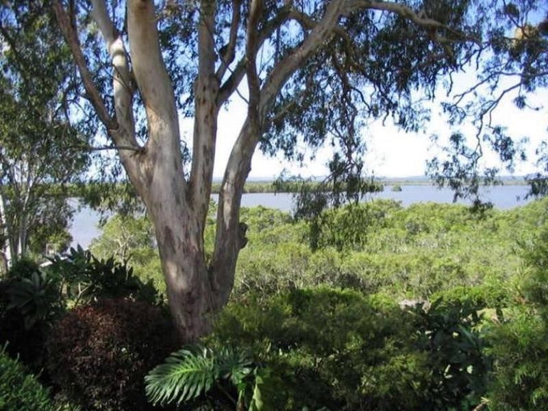 8 Vine Street, Redland Bay QLD 4165