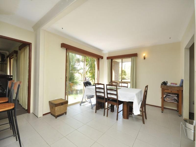8 Azalea Street, Redland Bay QLD 4165