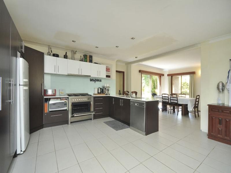 8 Azalea Street, Redland Bay QLD 4165