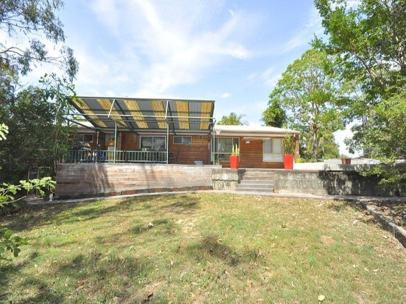 8 Azalea Street, Redland Bay QLD 4165