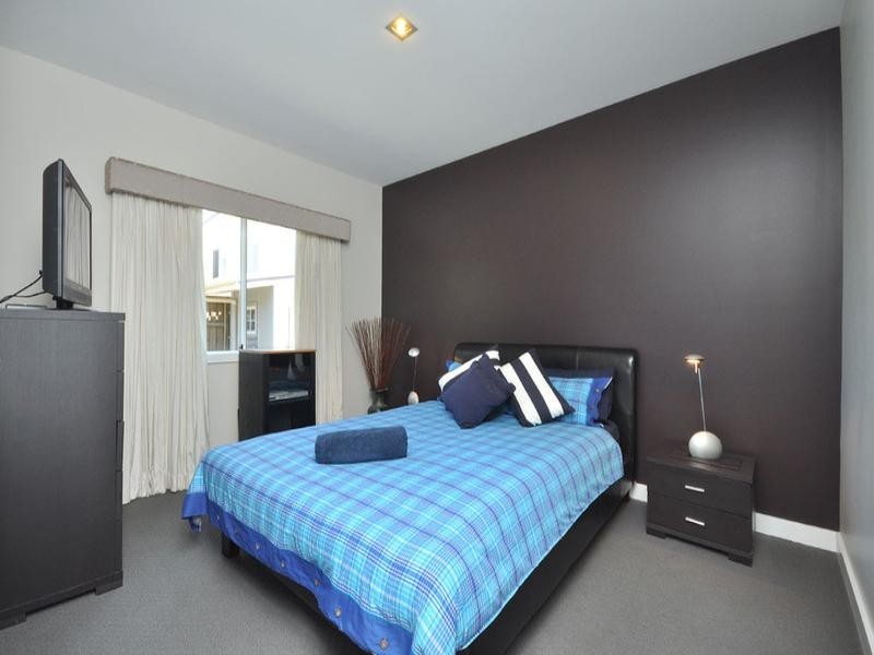12 Talburpin Esplanade, Redland Bay QLD 4165