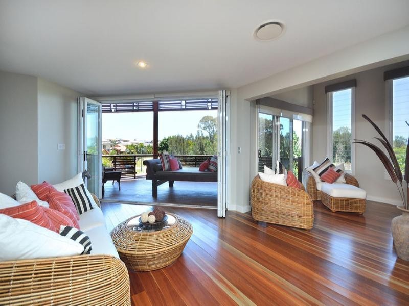 12 Talburpin Esplanade, Redland Bay QLD 4165