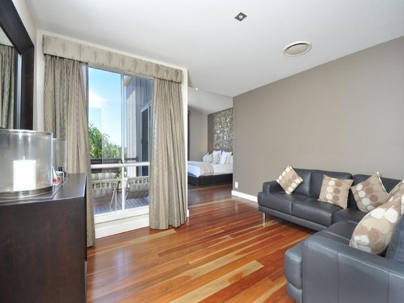 12 Talburpin Esplanade, Redland Bay QLD 4165
