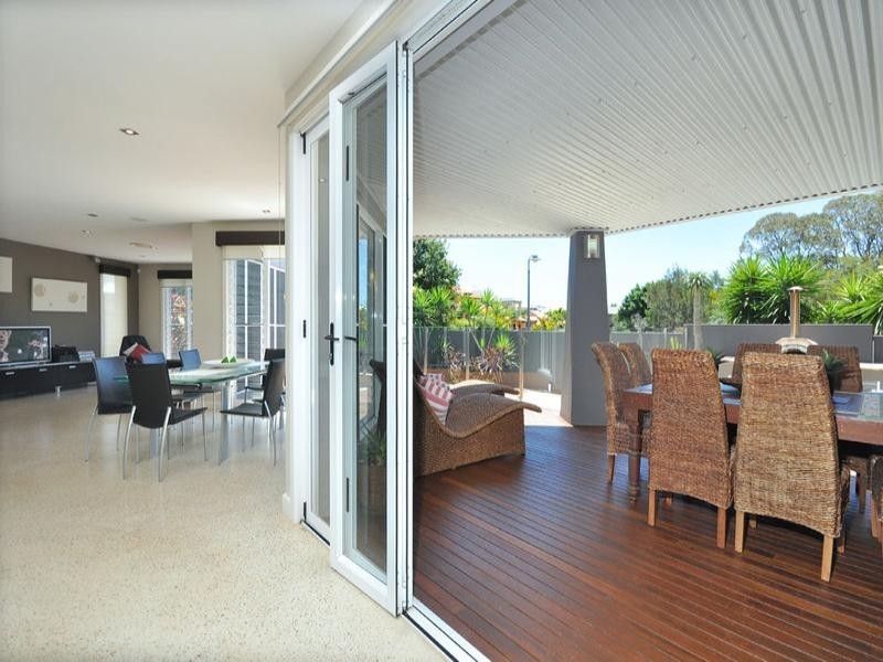 12 Talburpin Esplanade, Redland Bay QLD 4165