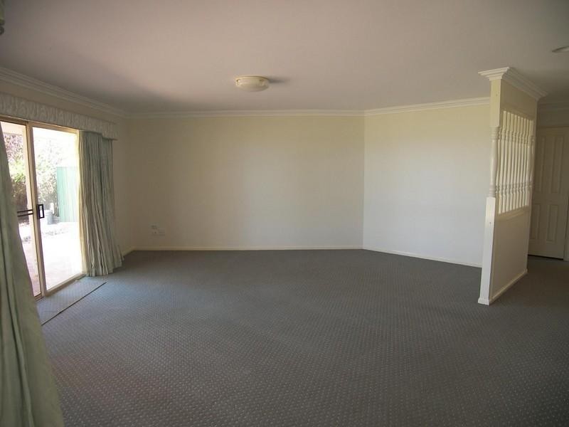 8 Vine Street, Redland Bay QLD 4165