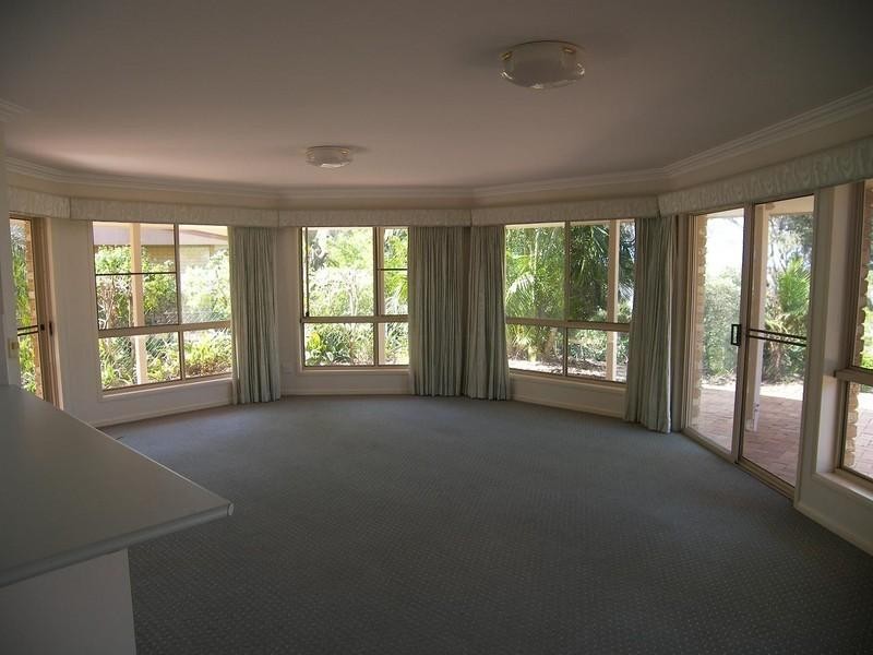 8 Vine Street, Redland Bay QLD 4165