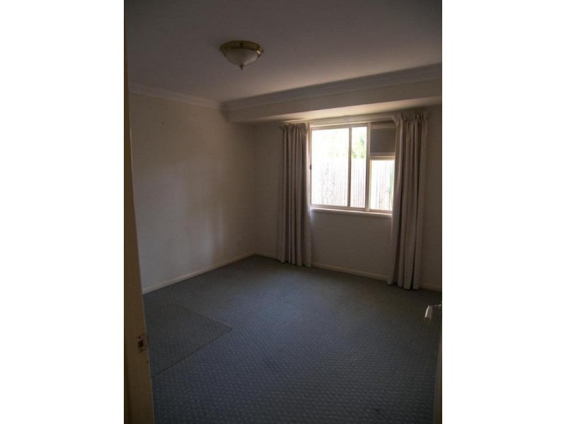 8 Vine Street, Redland Bay QLD 4165