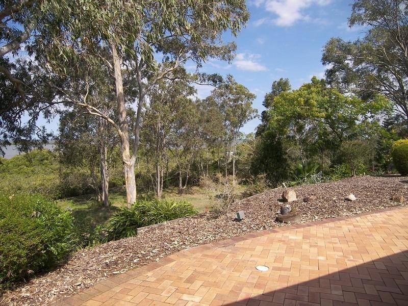 8 Vine Street, Redland Bay QLD 4165