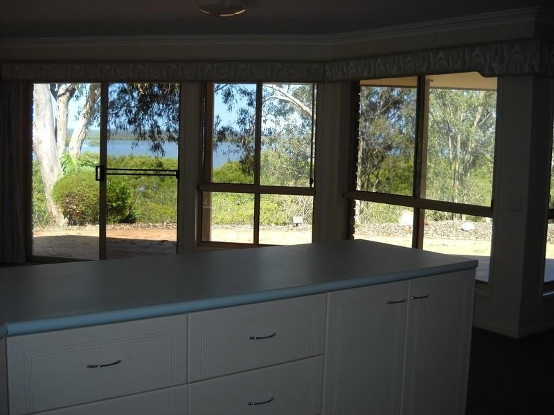 8 Vine Street, Redland Bay QLD 4165