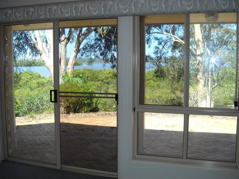 8 Vine Street, Redland Bay QLD 4165