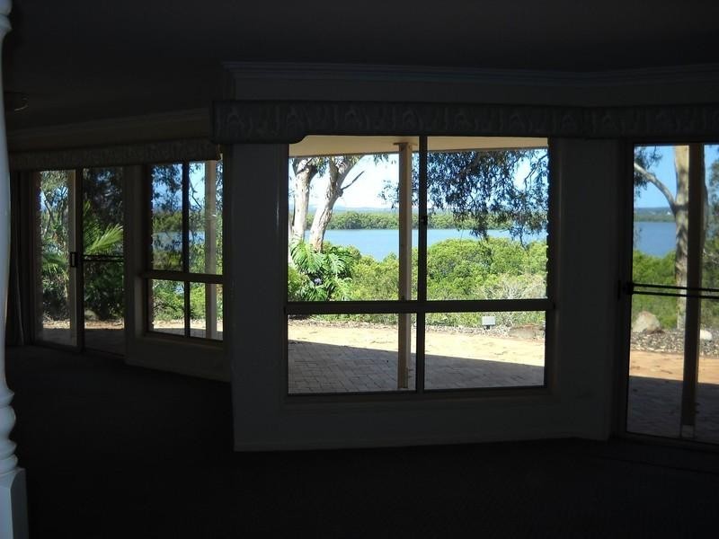 8 Vine Street, Redland Bay QLD 4165