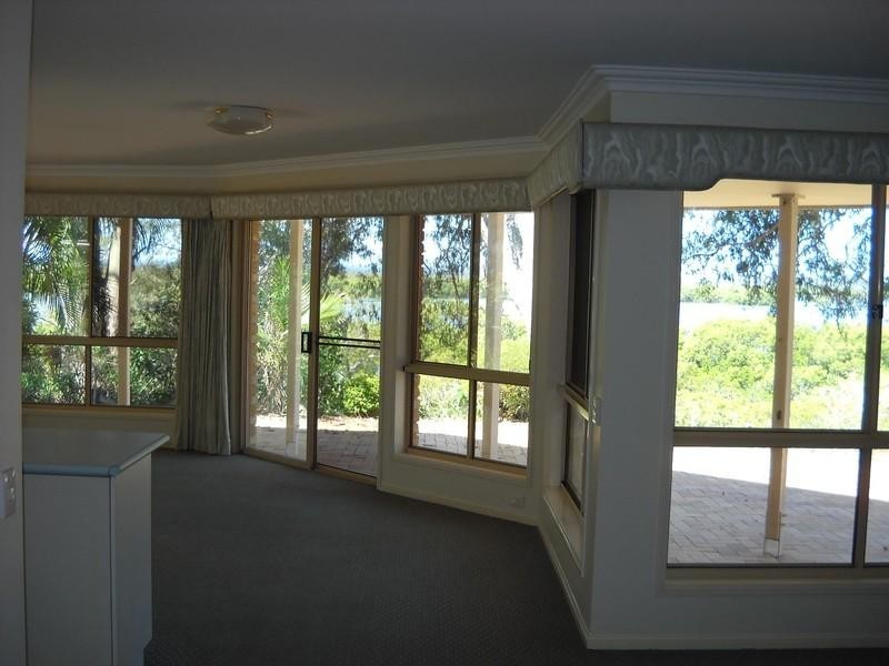 8 Vine Street, Redland Bay QLD 4165