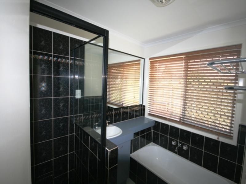 21 Terrier Court, Redland Bay QLD 4165