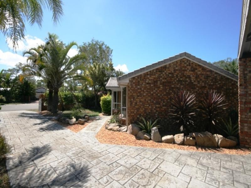 21 Terrier Court, Redland Bay QLD 4165