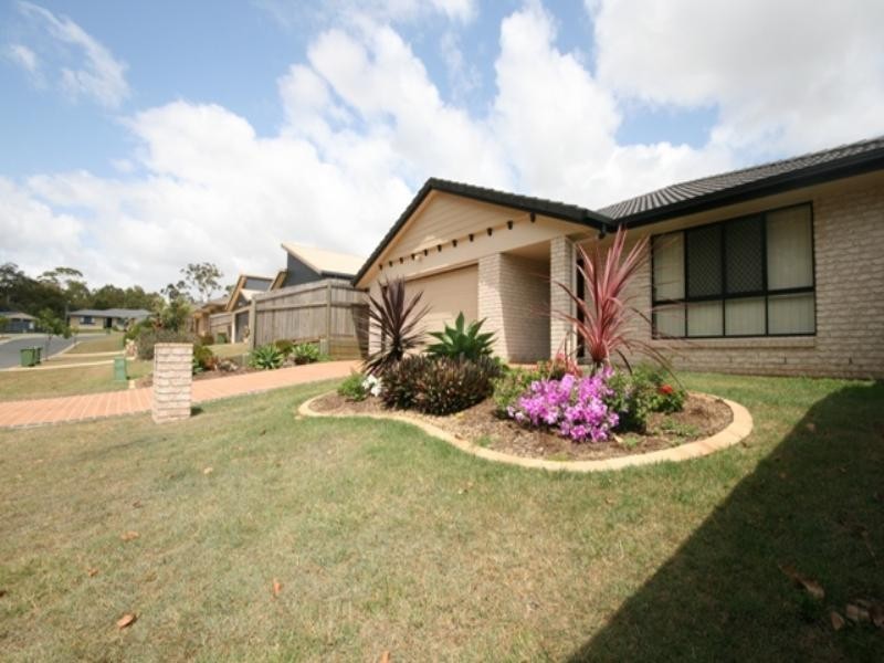 11 Emperor Drive, Redland Bay QLD 4165